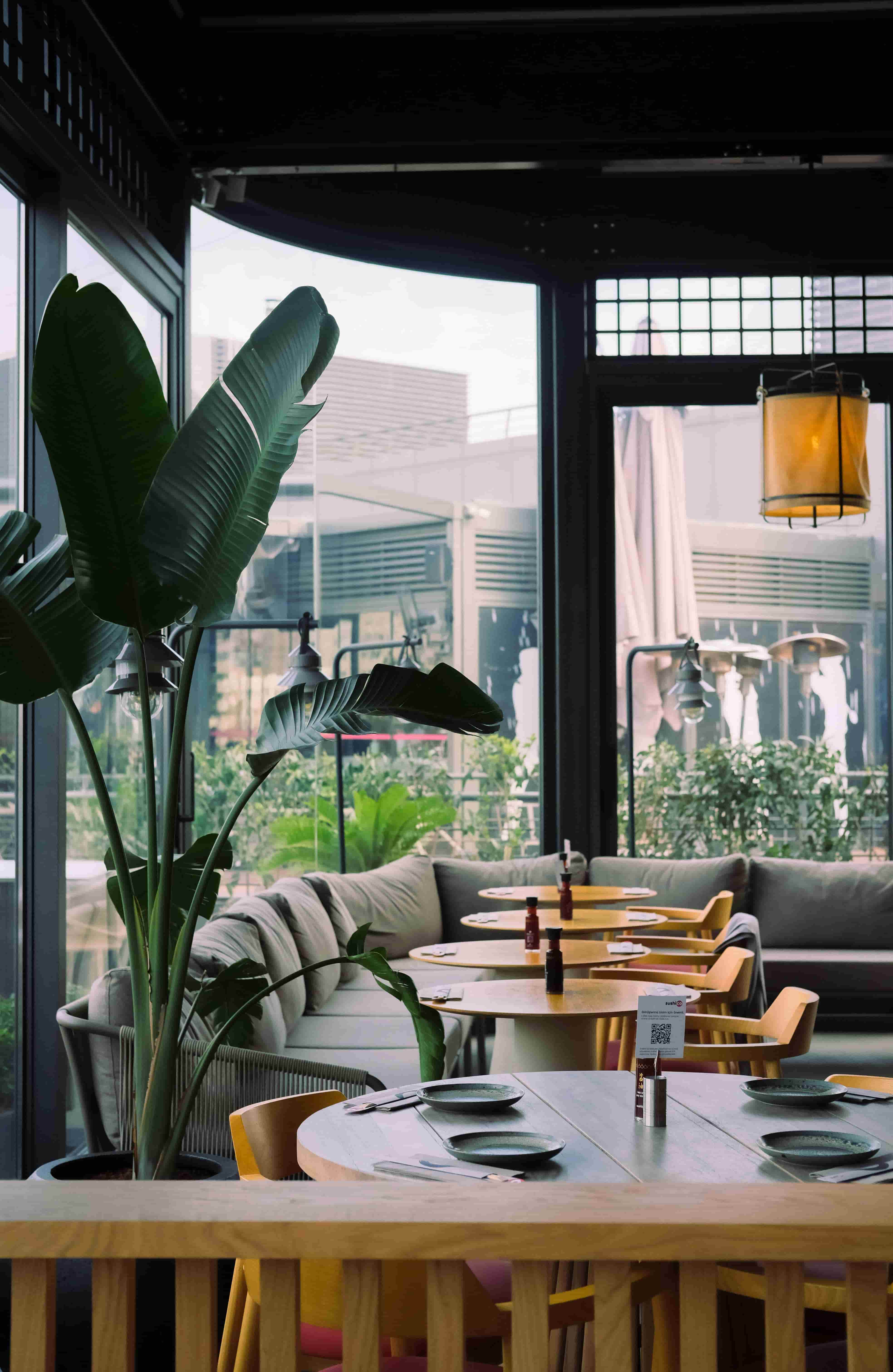 Hotel & Restaurant